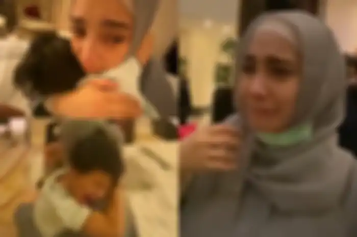 Nagita Slavina nangis sejadi-jadinya karena harus meninggalkan Rafathar di Indonesia.