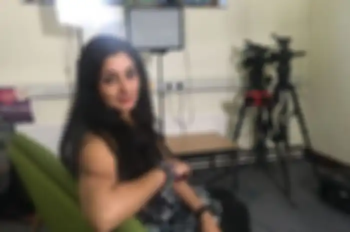 Usai bercerai dengan suaminya, kini Sunny menetap di Surrey, Inggris
