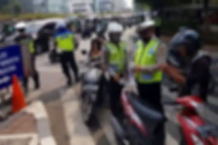 Tidak hanya polisi yang bisa melakukan penilangan, masyarakat umum juga bisa