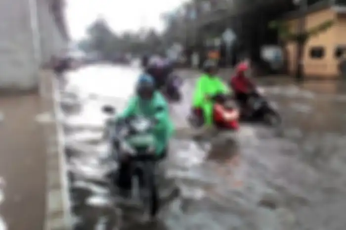 Waspada water hammer segini batas aman motor terobos genangan air hujan.
