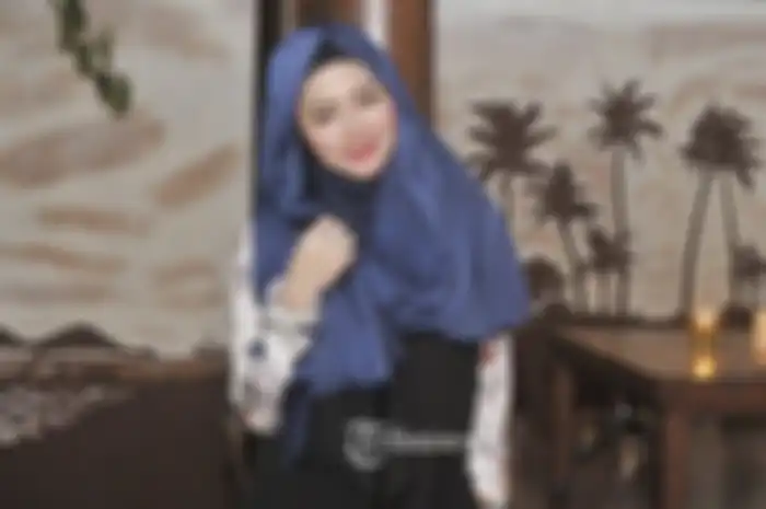 Vitalia Sesha Berhijab