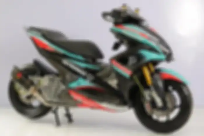 Yamaha Aerox 155 ala Petronas SRT