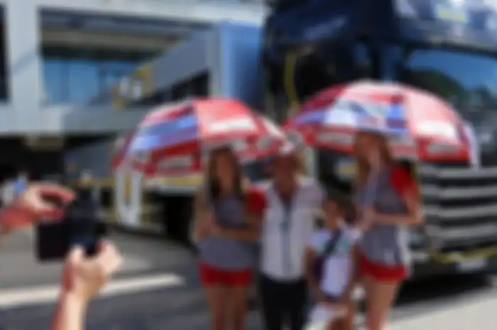 Grid girls sering meramaikan balapan MotoGP