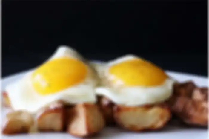 Telur setengah matang