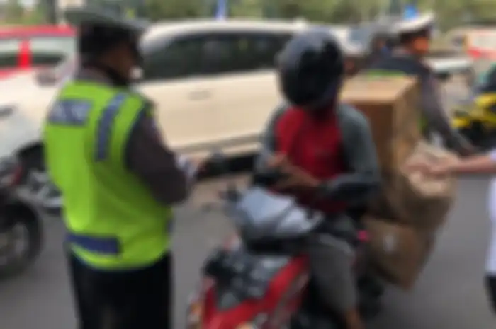 Samsat Jakarta serentak menggelar razia gabungan bersama Satlantas Polres Jakarta, Sudin Perhubungan, dan Jasa Raharja