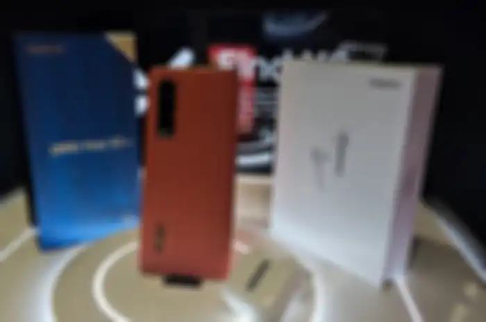 Oppo Find X2 yang resmi rilis hari Jumat (6/3), di kawasan Senayan, Jakarta Pusat.
