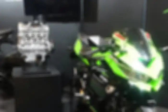 Bikin merinding nih, raungan mesin Kawasaki Ninja 250 4 Silinder alias ZX-25R