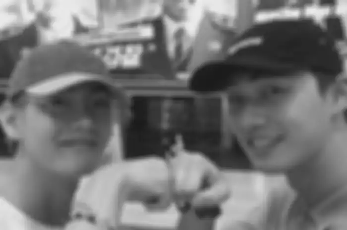 V 'BTS' dan Park Seo Joon