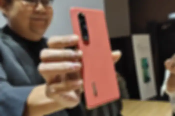 Tampilan bodi belakang Oppo Find X2 Pro.