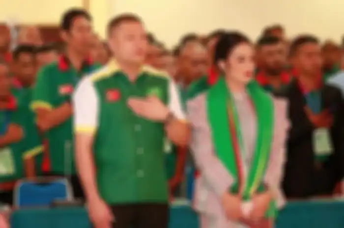Krisdayanti bersama Raul Lemos