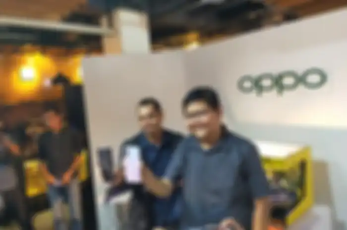 Nareen, Stage Photographer dan Aryo Meidianto, PR Oppo Indonesia.