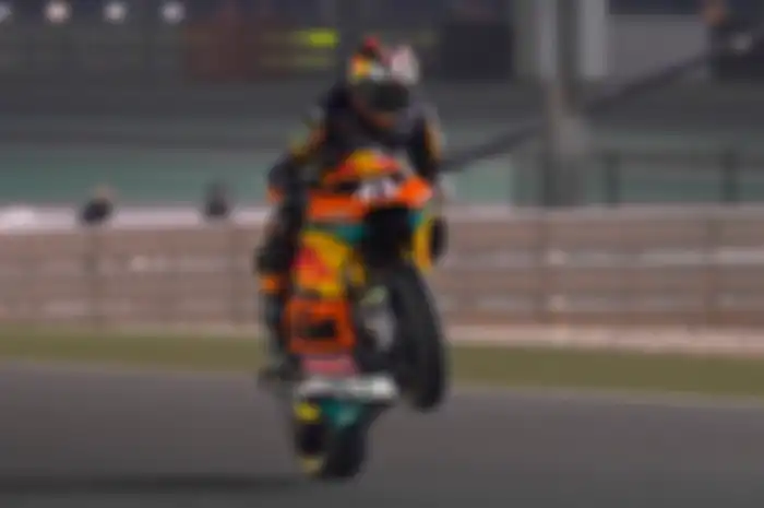 Tetsuta Nagashima raih kemenangan perdana di karier balap Moto2 setelah menjadi juara di Moto2 Qatar, (8/3/2020). 