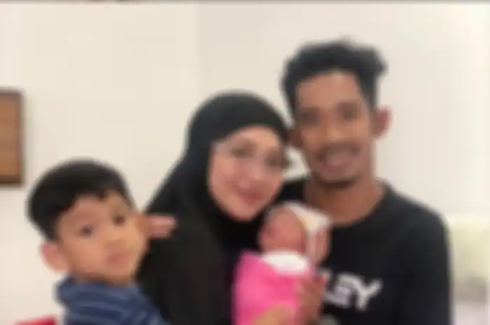 Kabar bahagia datang dari mantan pembalap Indonesia, M Fadli Imammudin yang hari ini dikaruniai anak kedua berjenis kelamin perempuan.