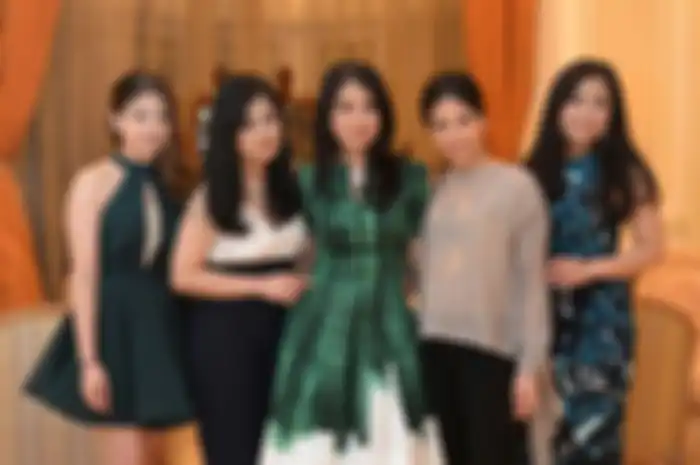 Liliana bersama keempat anaknya