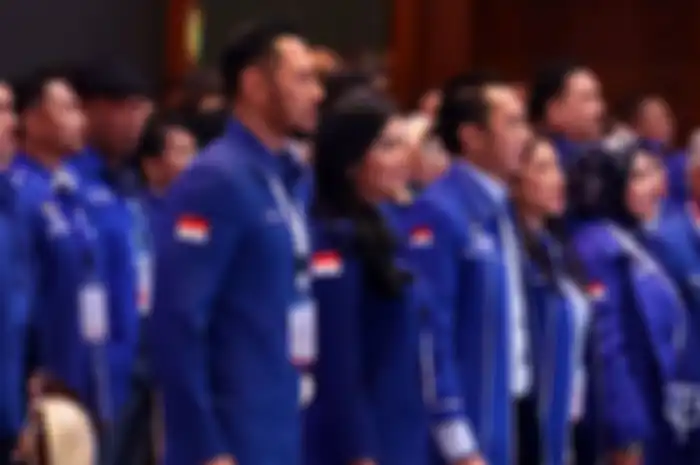 Agus Harimurti Yudhoyono secara aklamasi menggantikan ayahnya, Susilo Bambang Yudhoyon (SBY) sebagai Ketua Umum Partai Demokrat perideo 2020-2025.