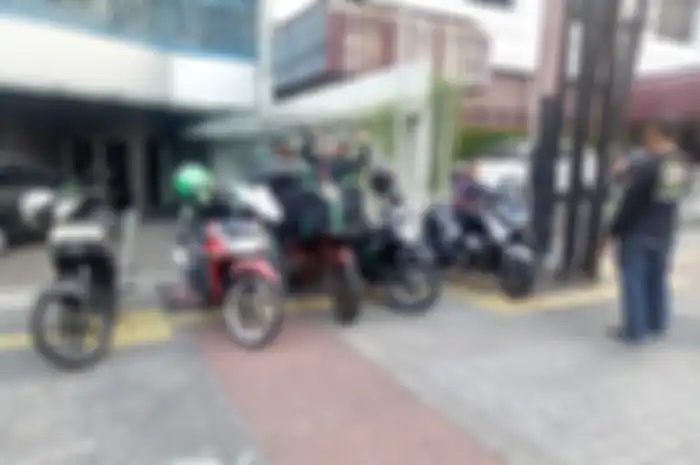 Komunitas motor Grabbike BK Blok M Plaza