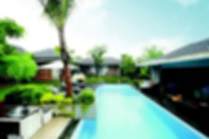 Terdiri dari 6 massa bangunan terpisah dan semuanya memiliki view ke kolam renang.