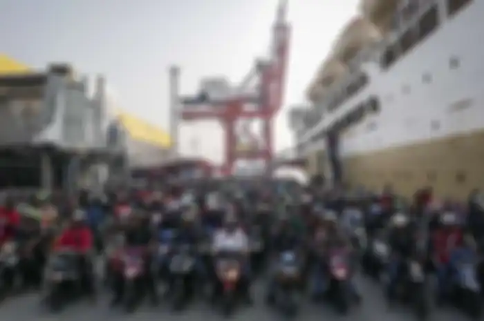 Ilustrasi pemudik motor. Polisi Akan Selidiki Bisnis Penyelundupan Pemudik ke Kampung Halaman 