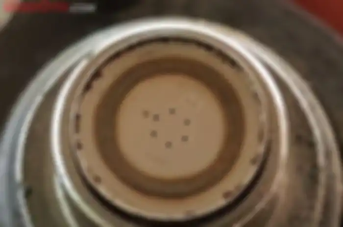 Holes pada injektor bensin motor