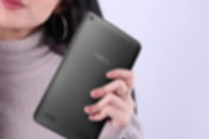 Tampilan belakang Advan Tab 8