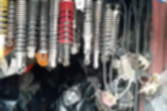 Bengkel spesialis servis shockbreaker motor
