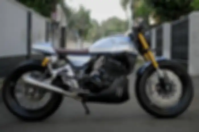 Modifikasi Kawasaki Ninja 250R bergaya cafe racer garapan Katros Garage