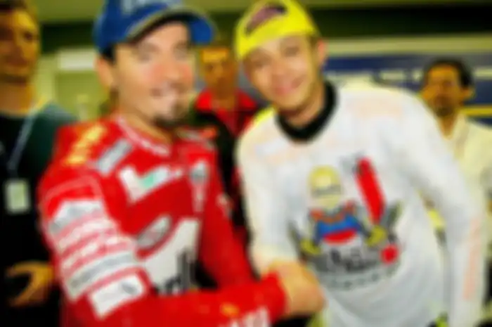 Max Biaggi mengaku kangen bersaing dengan Valentino Rossi MotoGP