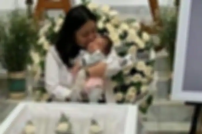 Baby Gewa melepas kepergian Glenn Fredly