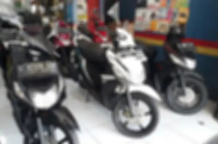 Ilustrasi showroom motor bekas