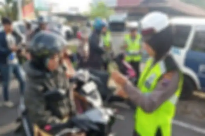 Ilustrasi razia polisi. Kota ini berencana terapkan PSBB dengan wajib ber-KTP supaya bisa masuk.