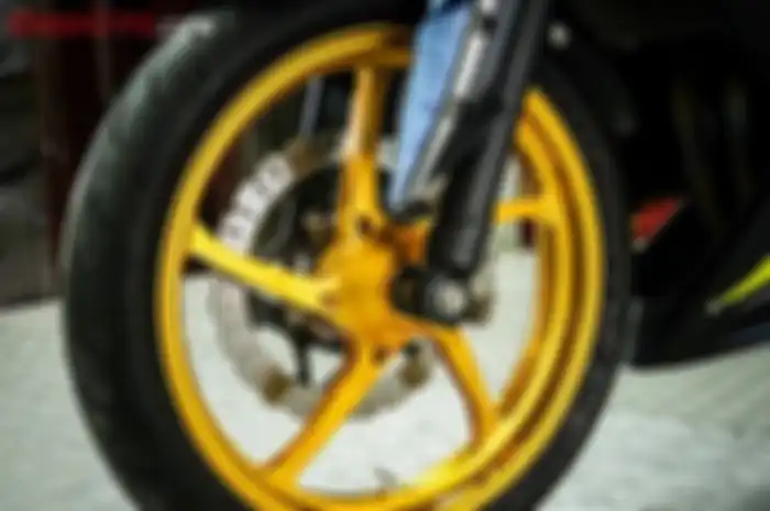 Pelek forged RCB Ninja 250 Fi. Ukuran depan 3 inch belakang 5 inch.