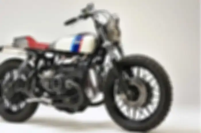 TWO FACE: BMW R100RS garapan Deus Ex Machina Jepang