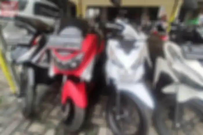 Ilustrasi dealer motor bekas. Harga Yamaha NMAX dan motor bekas lainnya dibiarkan terjun  bebas.