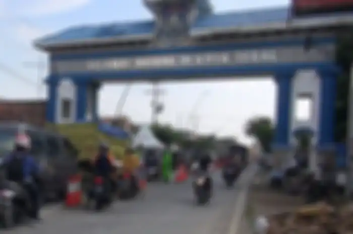 Suasana Kota Tegal setelah lockdown dihentikan, kini PSBB segera di terapkan.