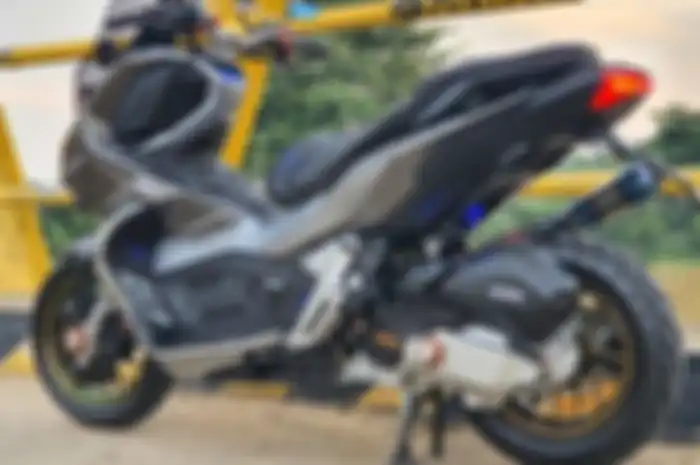 onda ADV 150 milik Ali yang sudah memakai monoshock.