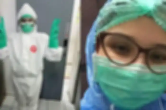 Sarah Shahab saat sedang bertugas.