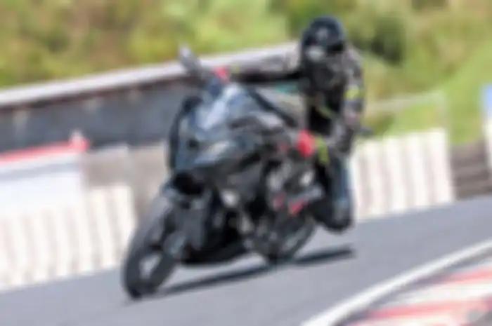 Kawasaki upload video jajal motor listrik bertopeng Ninja 250, bakal segera meluncur?