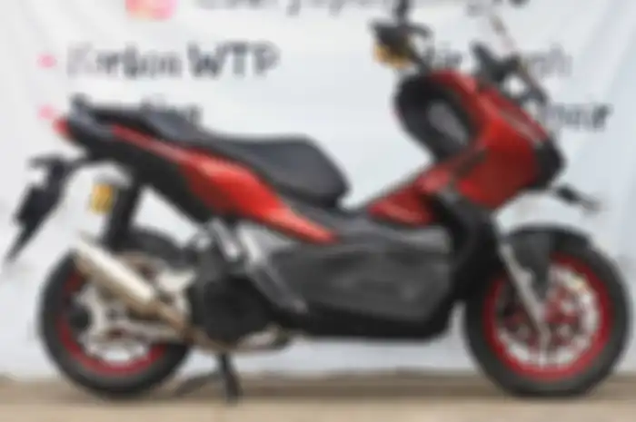 Repaint pelek Honda ADV 150, modal 300 ribuan di Surya Painting.