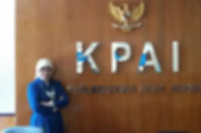 KPAI akhirnya memecat Sitty Himawaty.