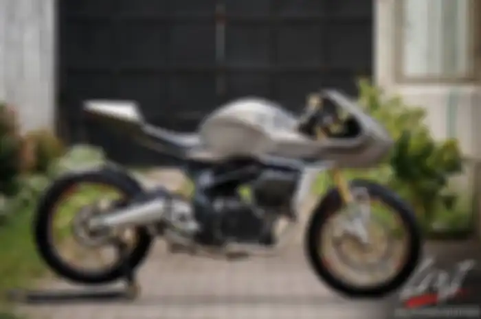 Honda CBR250RR modifikasi cafe racer dari Lent Modified