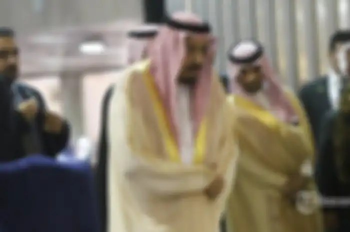 Raja Salman tiba-tiba berada di rumah sakit saat Arab Saudi dilanda Wabah Corona. 