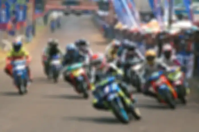 Hendriansyah (1) pembalap road race Indonesia dengan Suzuki RG Sport