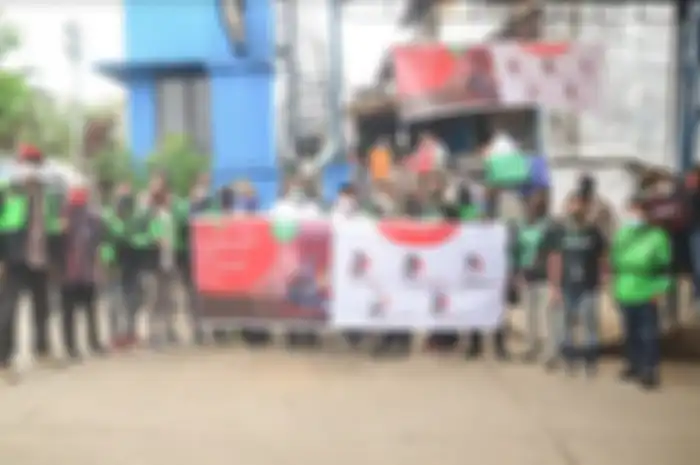 Kolaborasi Gijek dengan Pemkot Samarinda, Wakil Walikota Samarinda M Barkati S.Sos, MH, Kepala Bidang Sarana Perdagangan Dinas Perdagangan Kota Samarinda Irwan Kartomo, SE&nbsp;&nbsp;dan Arif Pamungkas Branch Manager Gojek Samarinda melakukan kunjungan ke Pasar Segiri salah satu dari 12 pasar yang bekerjasama antara Pemkot dan Gojek. (30/04).
