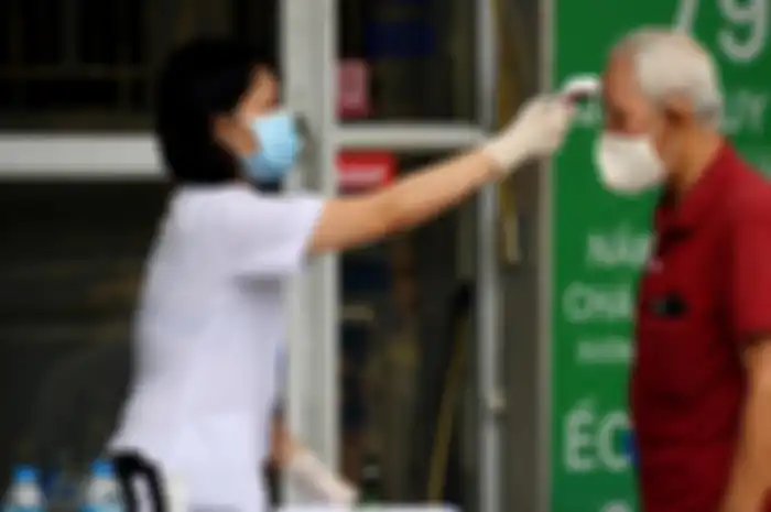 Vietnam berhasil menekan angka positif virus corona, bahkan tak ada kematian yang dilaporkan akibat otoritas kesehatannya tanggap sejak awal.