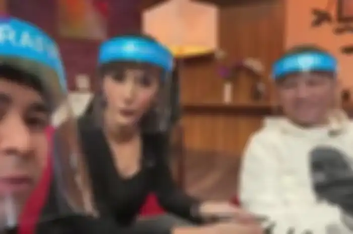 Raffi Ahmad, Tyas Mirasih dan Gading Marten saat ngobrol bareng.