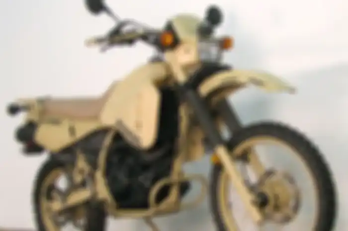 HDT-Kawasaki M1030M1 