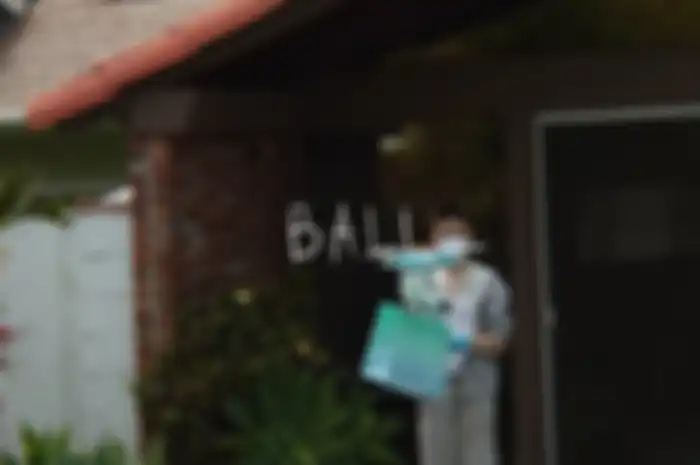 Rich Brian Kirim Donasi Pake Drone, Isinya Uang Dollar untuk warga AS yang Membutuhkan