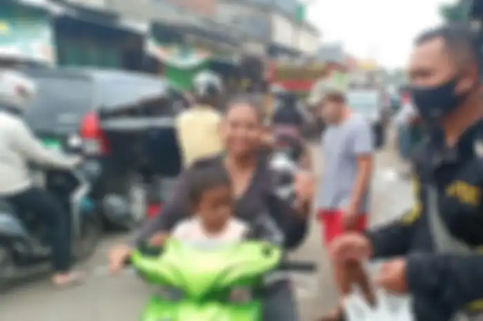 Skywave Owner Club  Blusukan Ke Pasar Tradisional bagikan Masker Gratis