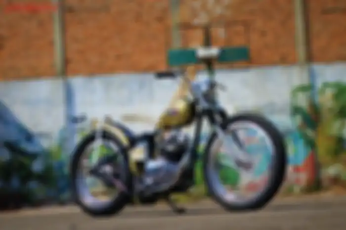 Kawasaki W175 garapan Tole Motorworks di-custom bergaya British Chopper.