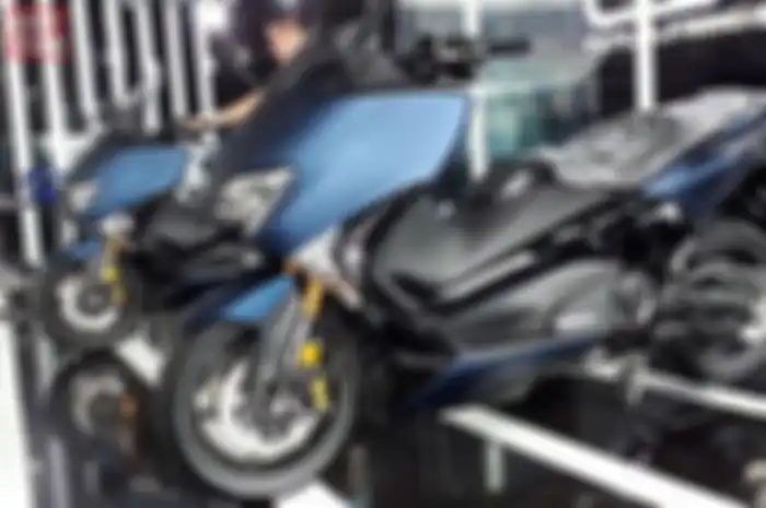 Ilustrasi Yamaha TMAX DX, kakak Yamaha NMAX dibanjiri diskon sampai Rp 20 juta dan bonus helm mahal.
